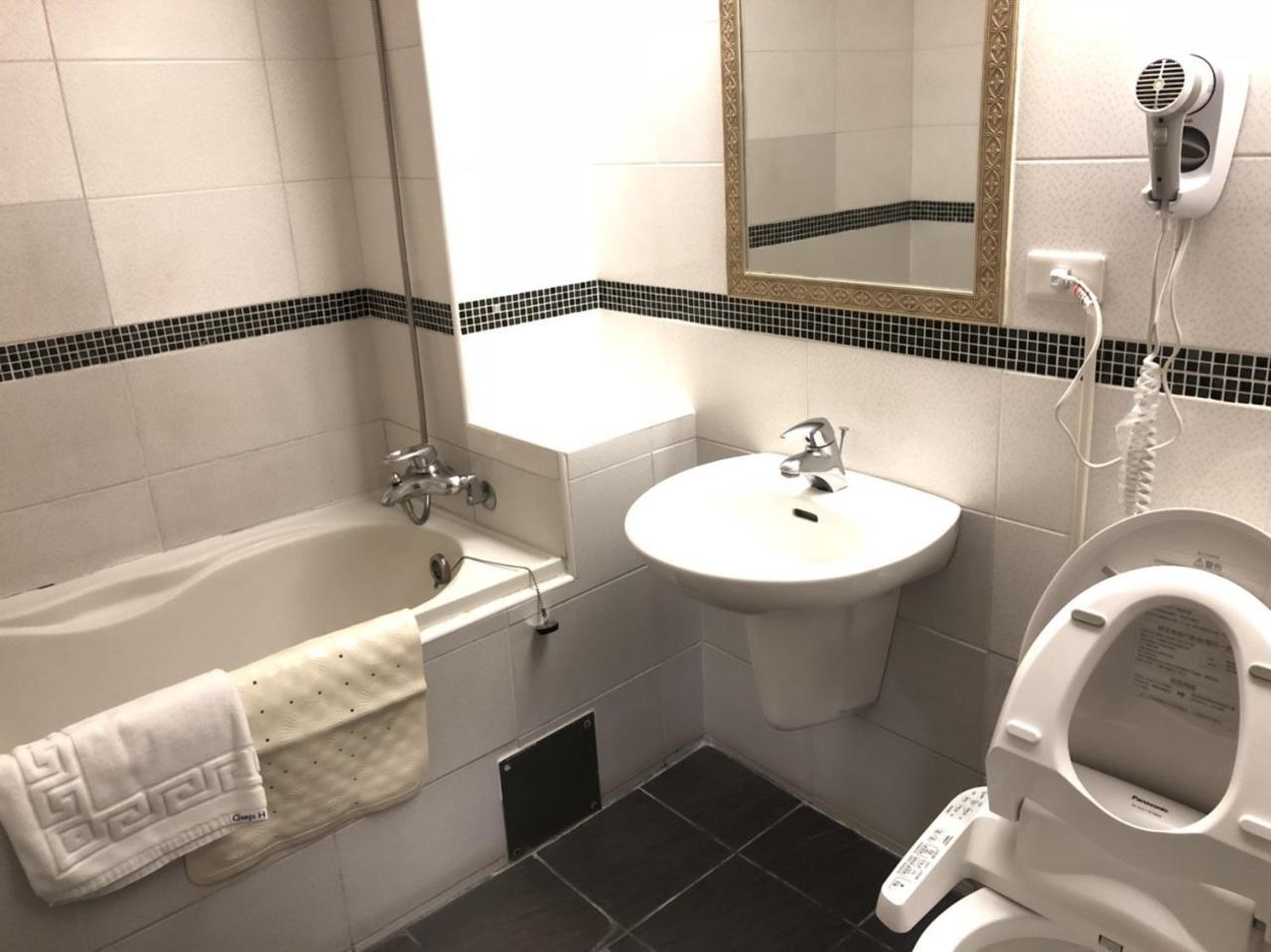 Dlinn Hotel Tajcshung Kültér fotó